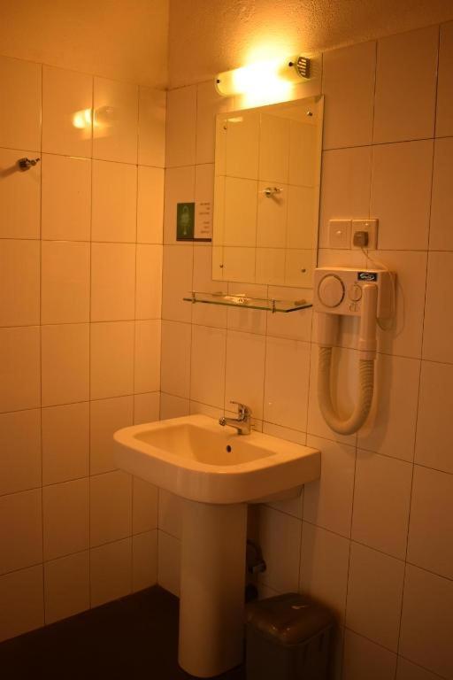 Forest Edge Hotel Ginigathena Екстер'єр фото